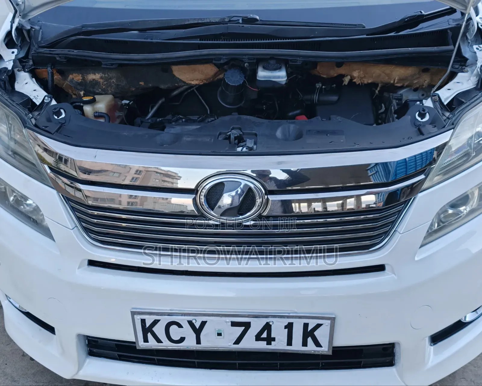 Toyota Alphard 2012 Off white
