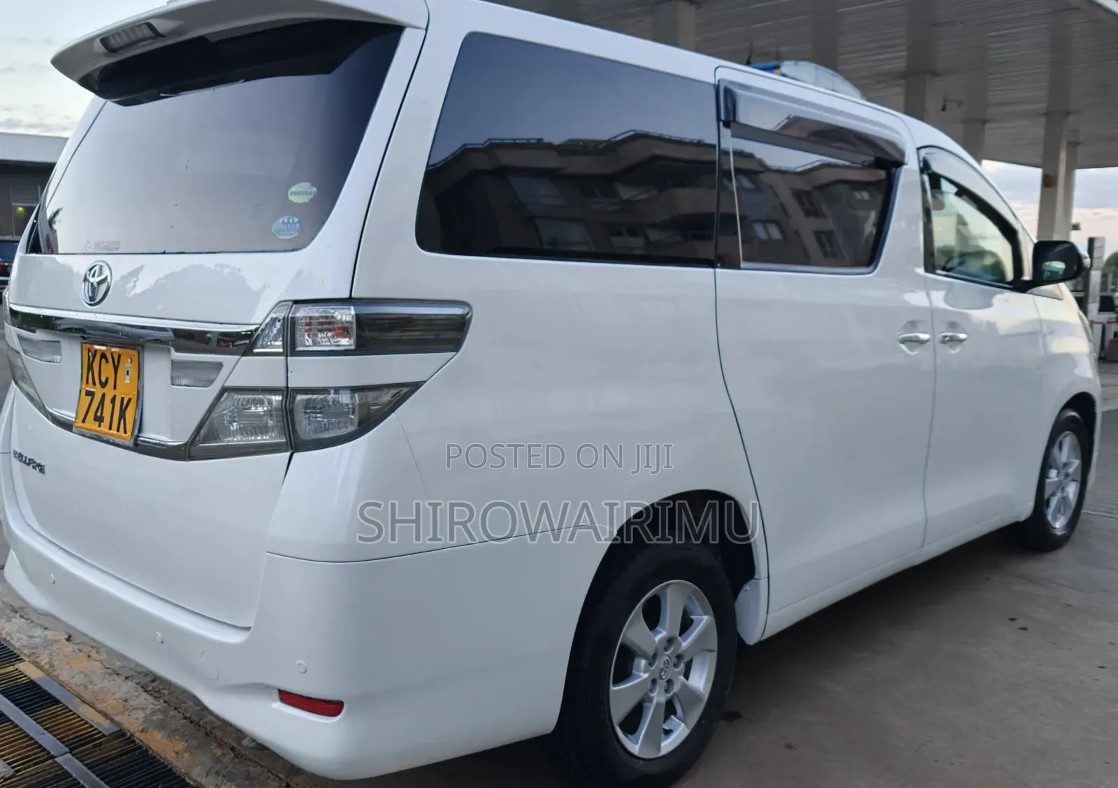 Toyota Alphard 2012 Off white