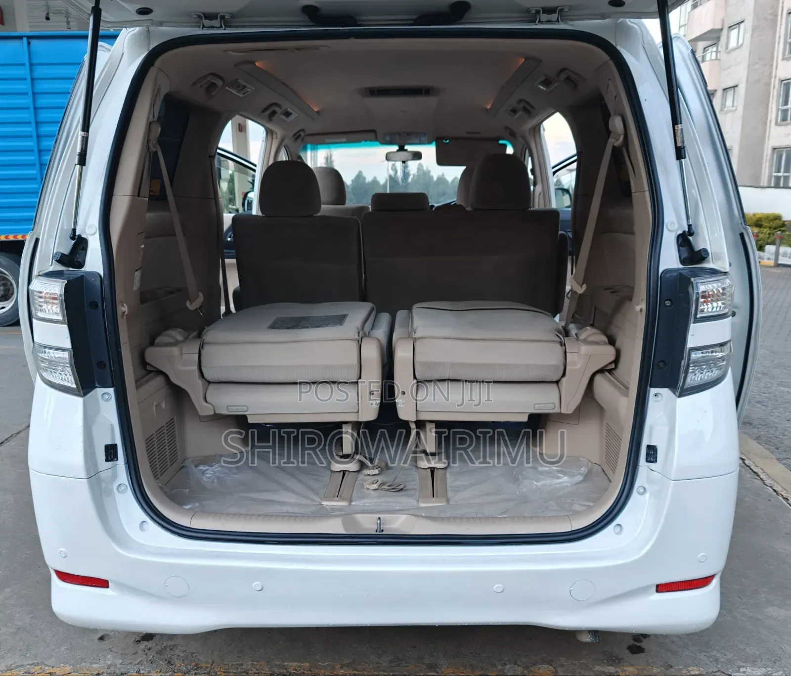 Toyota Alphard 2012 Off white