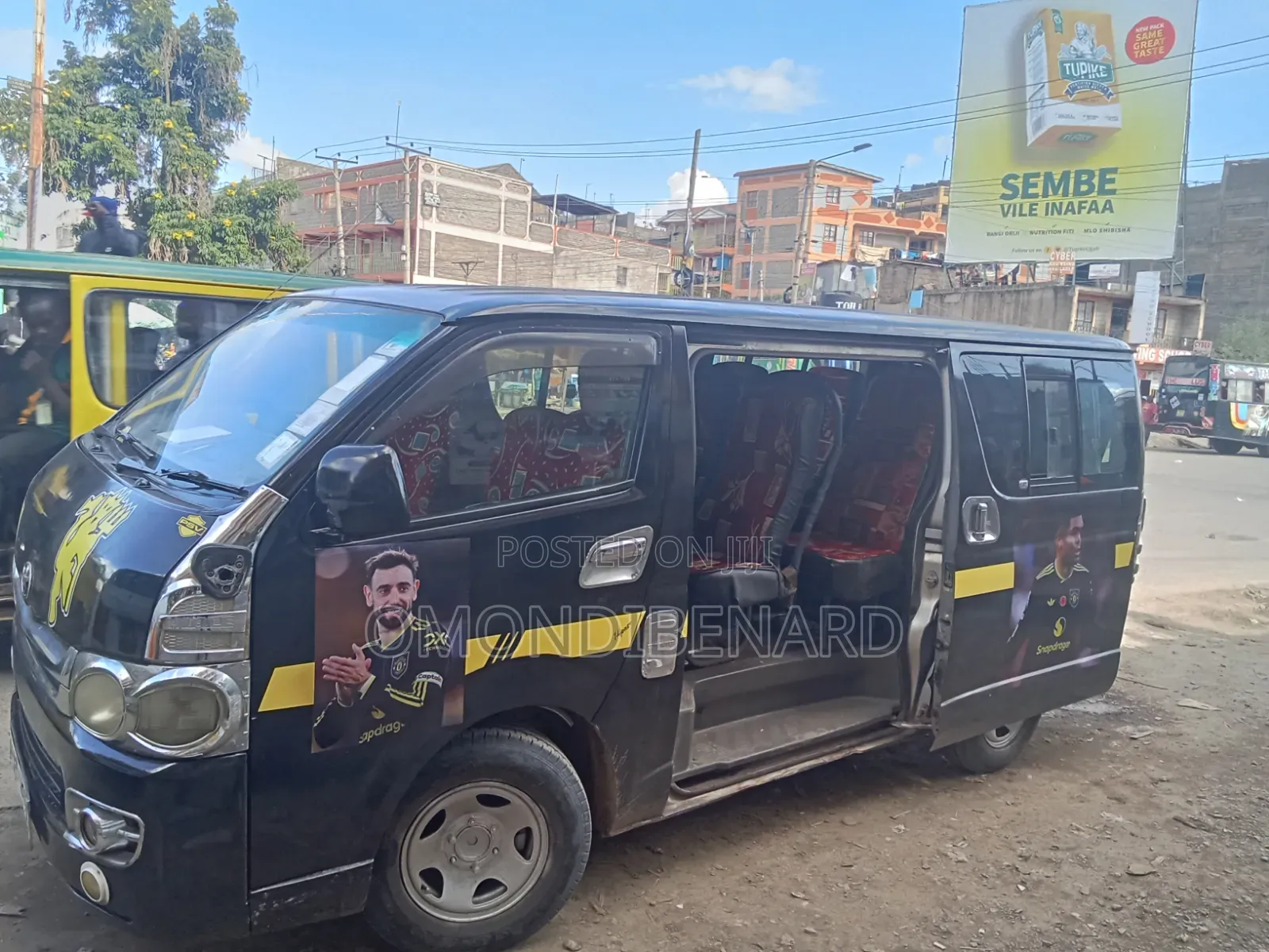 Toyota HiAce 2016 Black