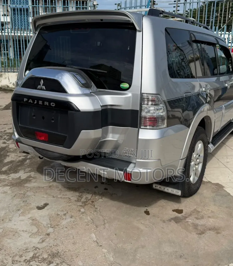 Mitsubishi Pajero 2019 Silver