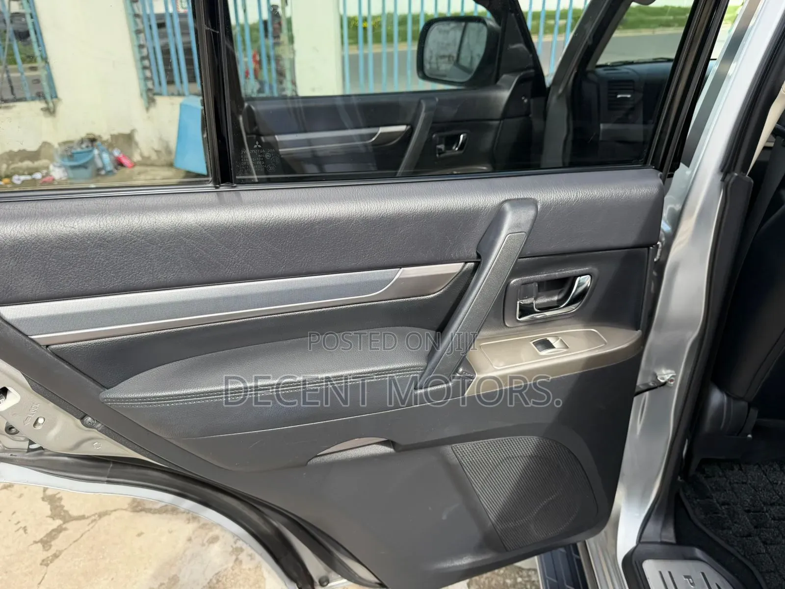 Mitsubishi Pajero 2019 Silver