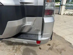 Mitsubishi Pajero 2019 Silver
