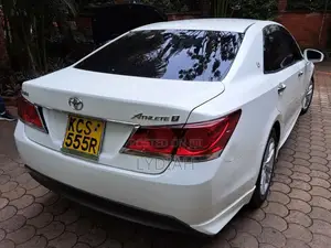 Toyota Crown 2014 White