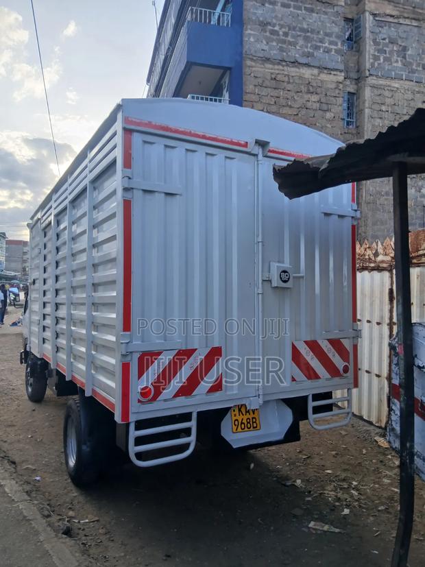 Mitsubishi Canter - thumbnail 4