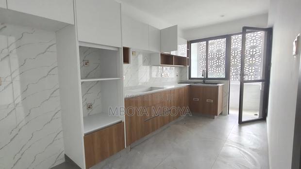 3bdrm Apartment in Parklands for rent - thumbnail 4