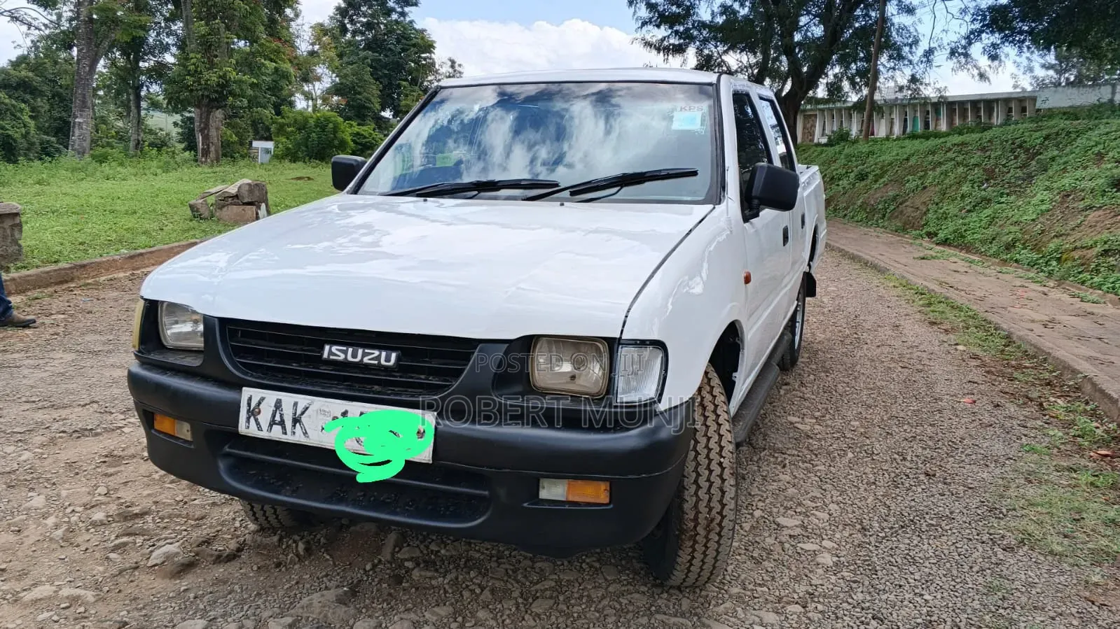 Isuzu Tougher 2000 White