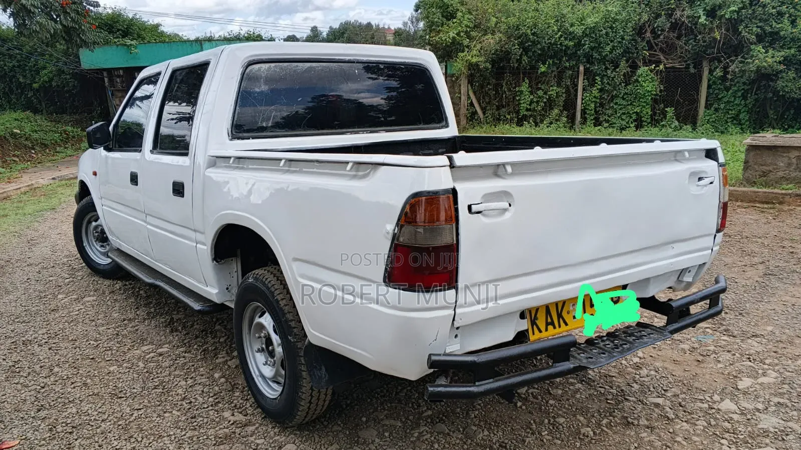 Isuzu Tougher 2000 White