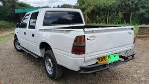 Isuzu Tougher 2000 White