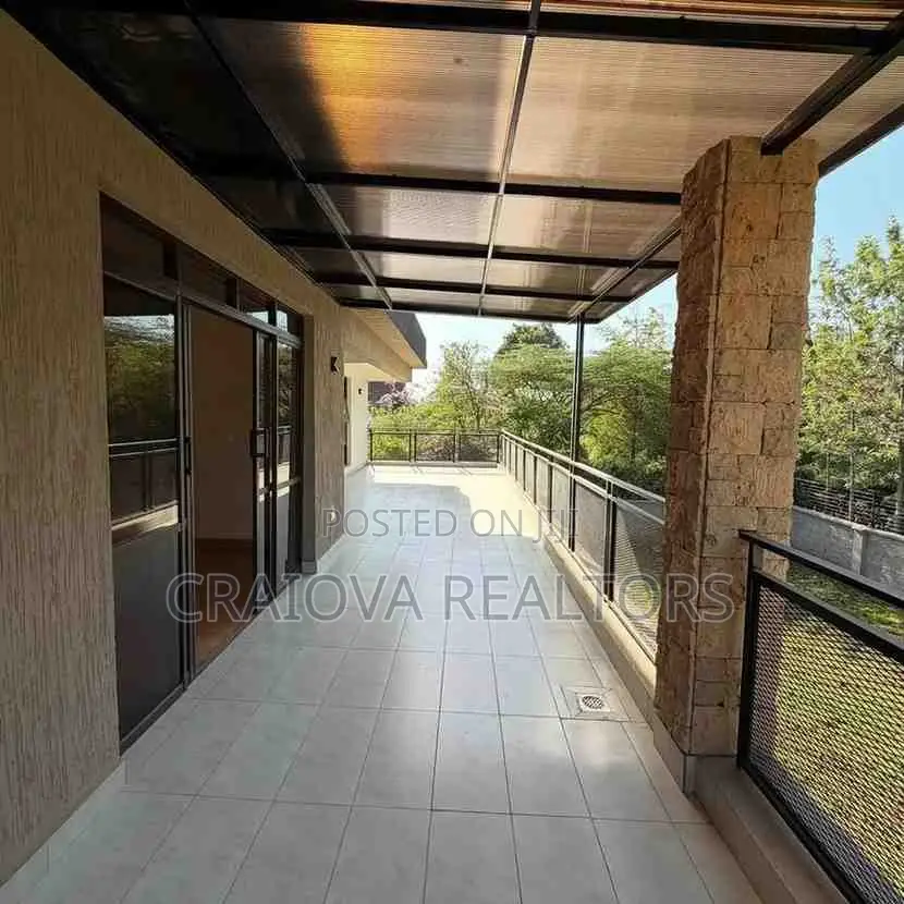 6bdrm Villa in Hardy for sale