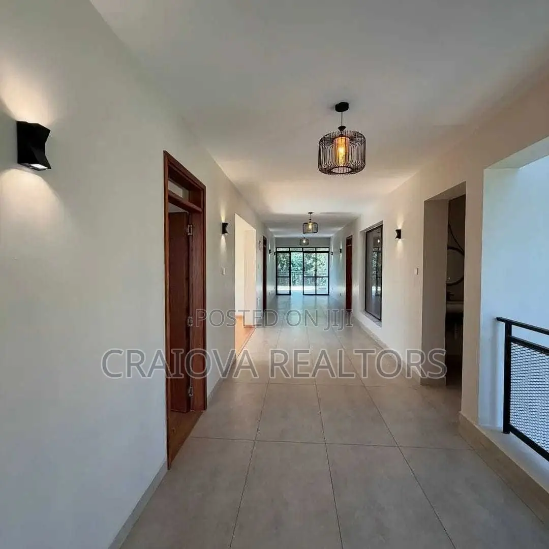 6bdrm Villa in Hardy for sale