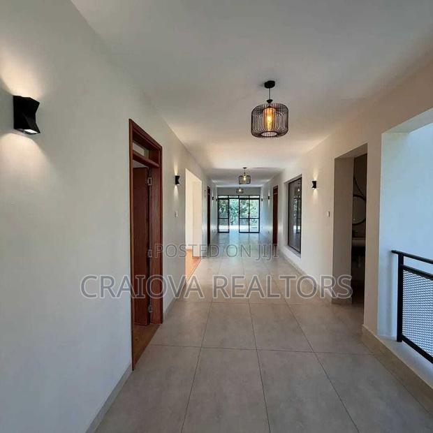 6bdrm Villa in Hardy for sale - thumbnail 14