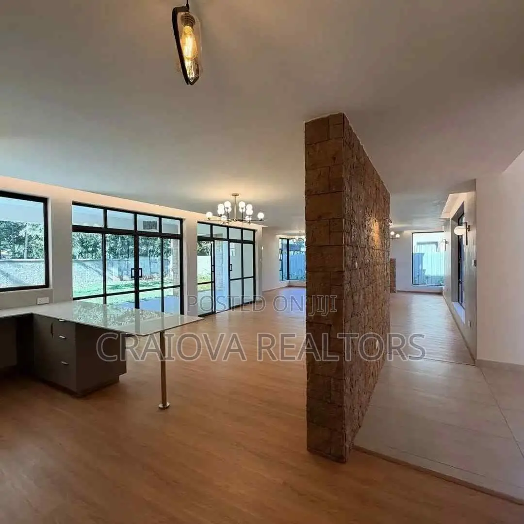 6bdrm Villa in Hardy for sale