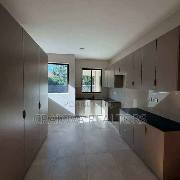 6bdrm Villa in Hardy for sale - thumbnail 6
