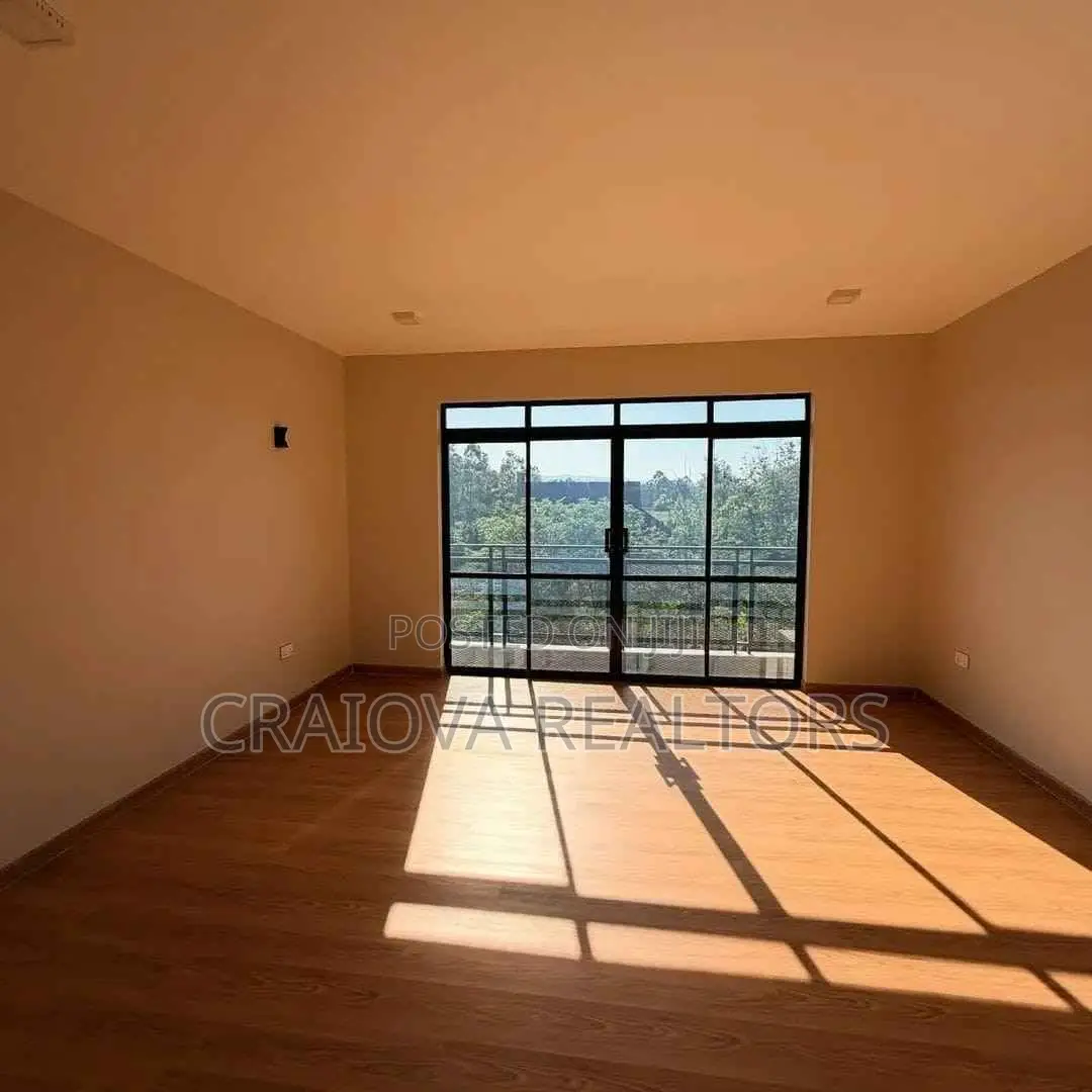 6bdrm Villa in Hardy for sale