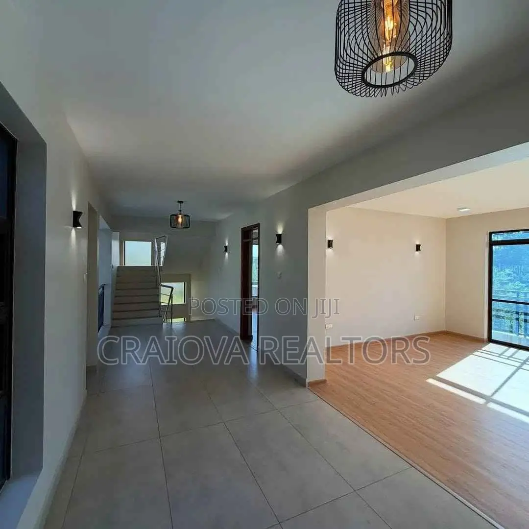 6bdrm Villa in Hardy for sale
