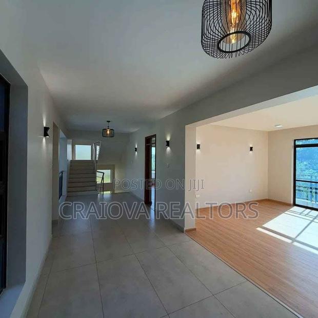 6bdrm Villa in Hardy for sale - thumbnail 19