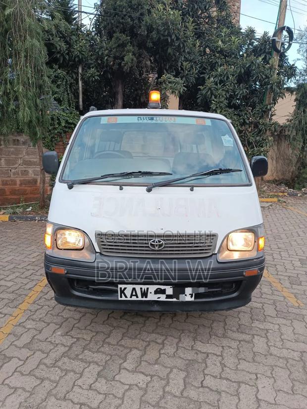 Toyota HiAce 2008 White - thumbnail 2
