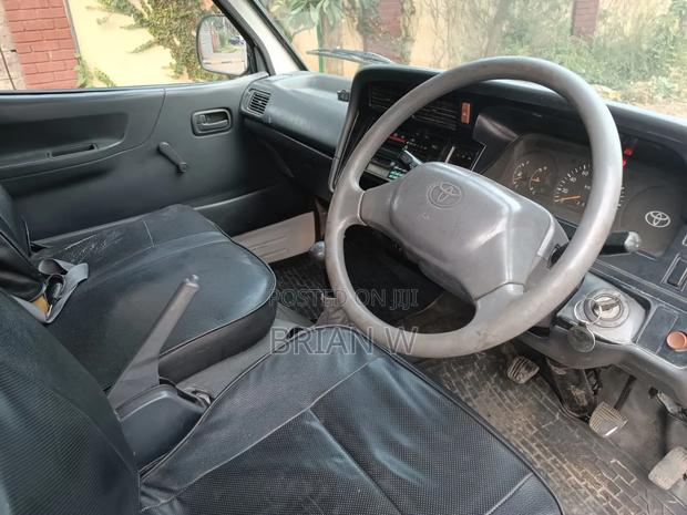 Toyota HiAce 2008 White - thumbnail 12