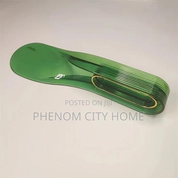 Strong Acrylic Bedspread Tool - thumbnail 3