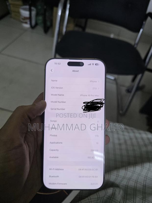 Apple iPhone 16 Pro Max 256 GB Gold - thumbnail 4