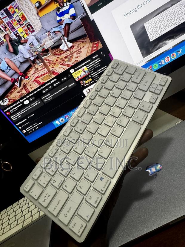 Wireless Bluetooth Keyboard - thumbnail 2