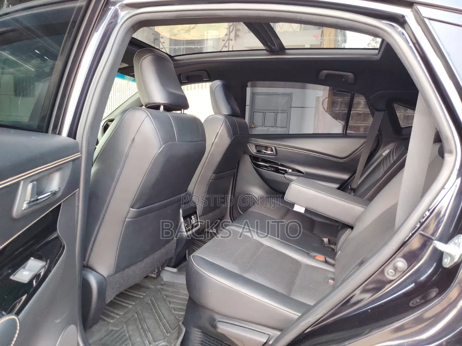 Toyota Harrier 2.0 2020 Black