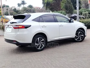 Toyota Harrier 2.0 Turbo 2019 White