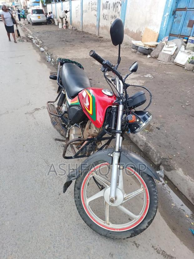 Honda CB 2023 Red - thumbnail 4
