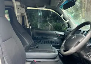 Toyota HiAce 2014 White