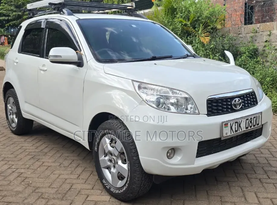 Toyota Rush 2016 White