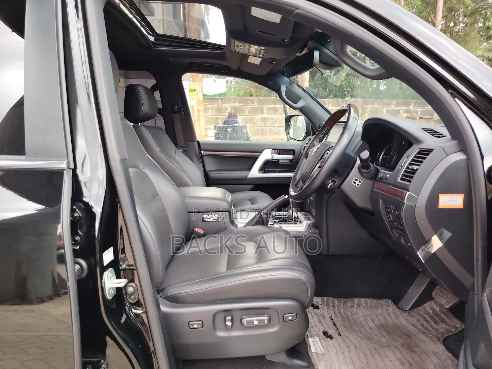 Toyota Land Cruiser 4.6 V8 ZX 2019 Black