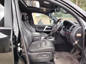 Toyota Land Cruiser 4.6 V8 ZX 2019 Black