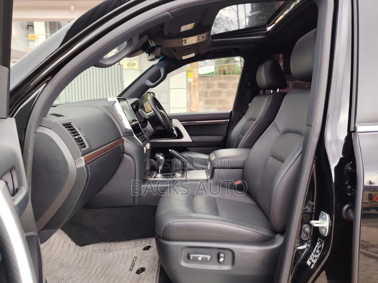 Toyota Land Cruiser 4.6 V8 ZX 2019 Black