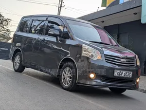 Toyota Noah 2010 Gray