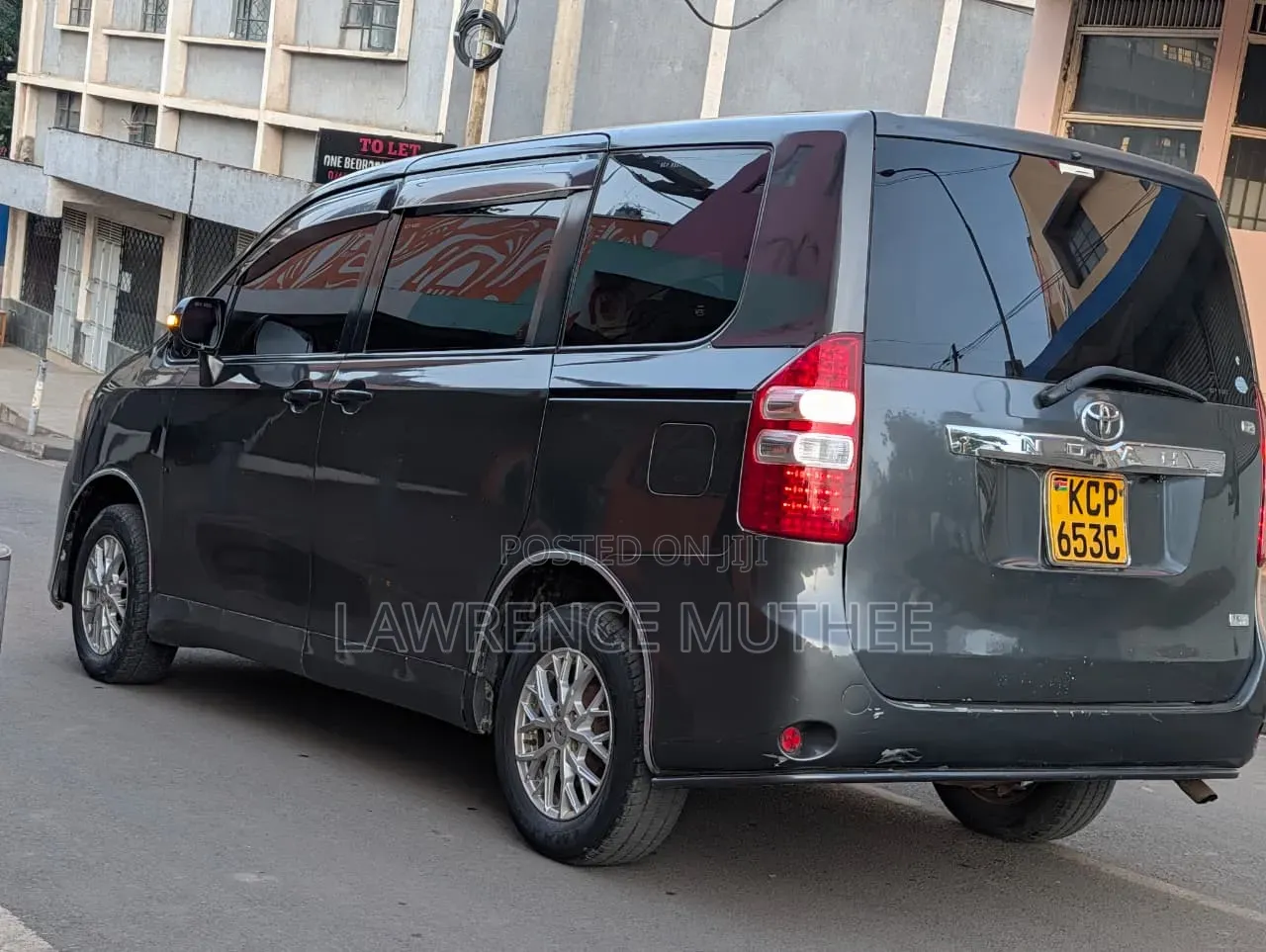 Toyota Noah 2010 Gray