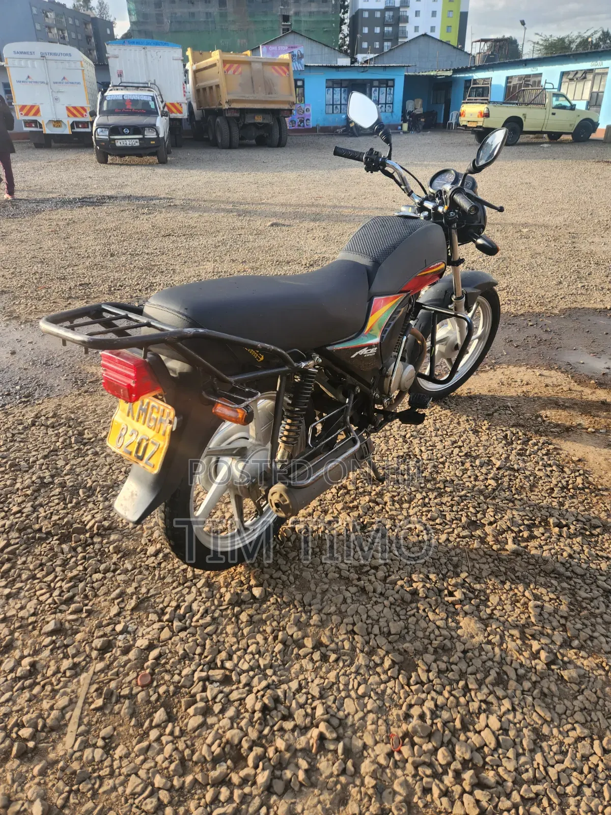Honda CB 2025 Red