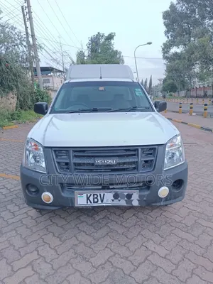 Isuzu D-MAX 2012 White