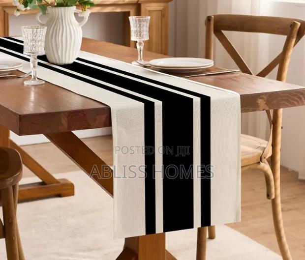High Quality Linen Table Runner - thumbnail 2