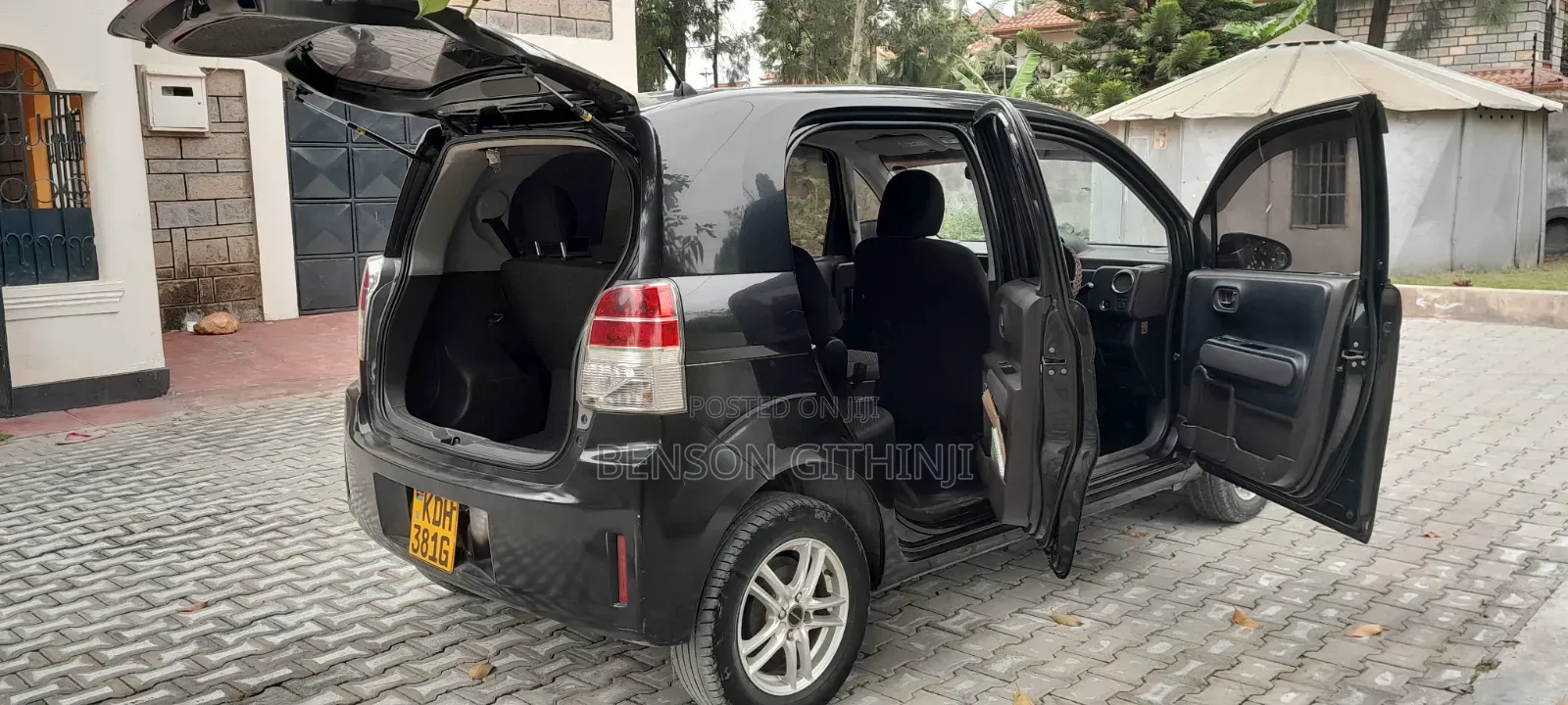 Toyota Spade 2015 Black