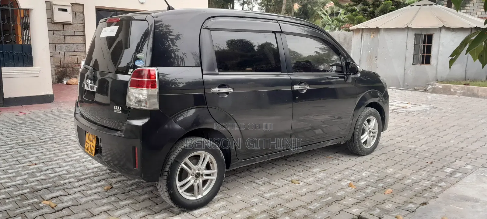 Toyota Spade 2015 Black