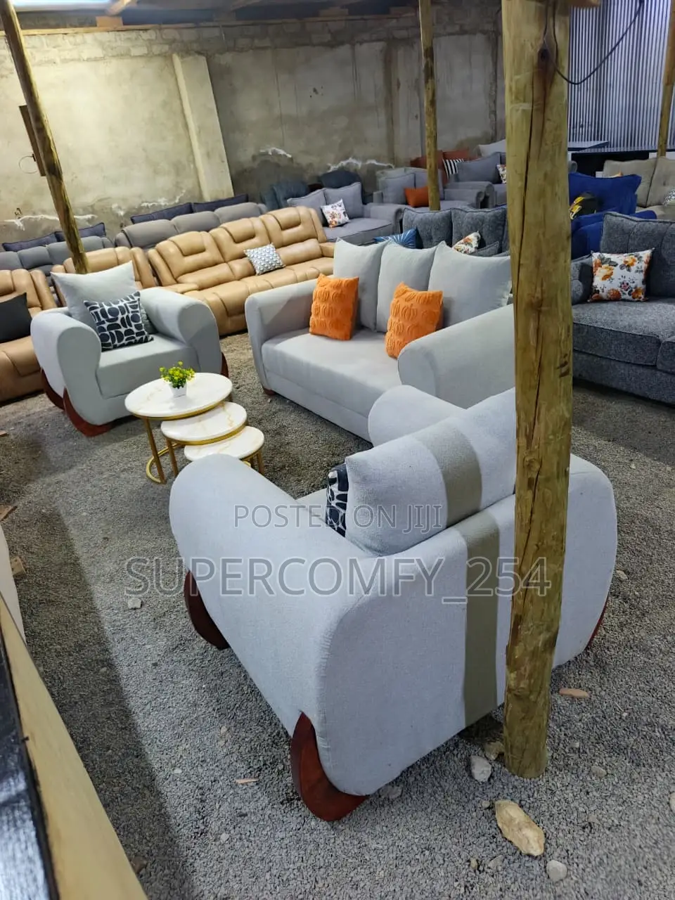 Boomerang Mahogany Stands Classic Sofa!!