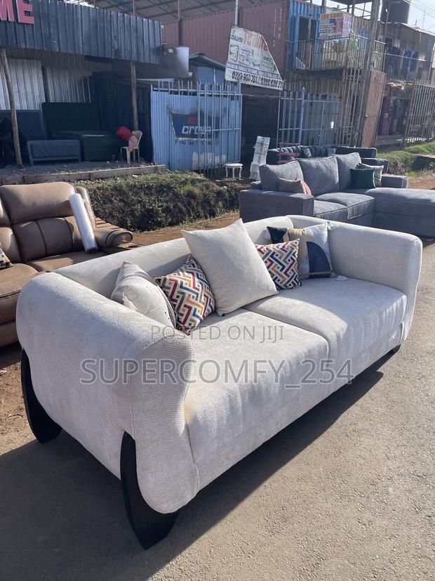 Boomerang Mahogany Stands Classic Sofa!! - thumbnail 2