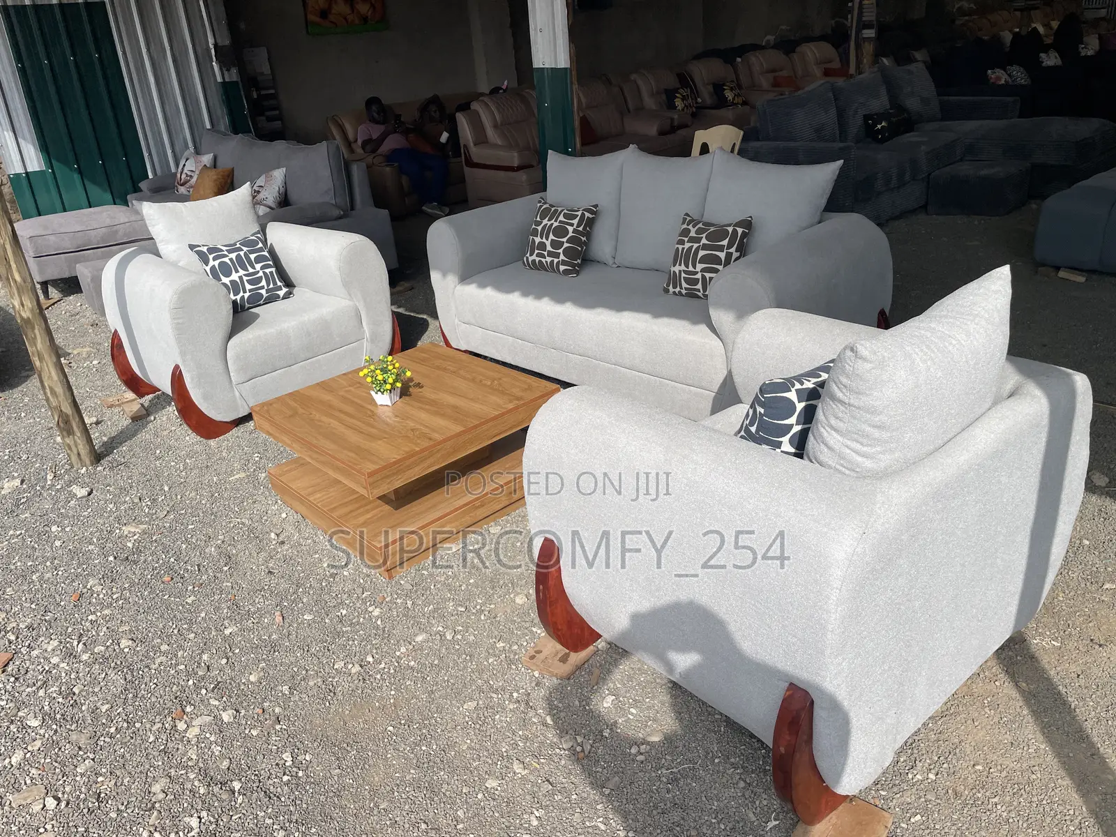 Boomerang Mahogany Stands Classic Sofa!!