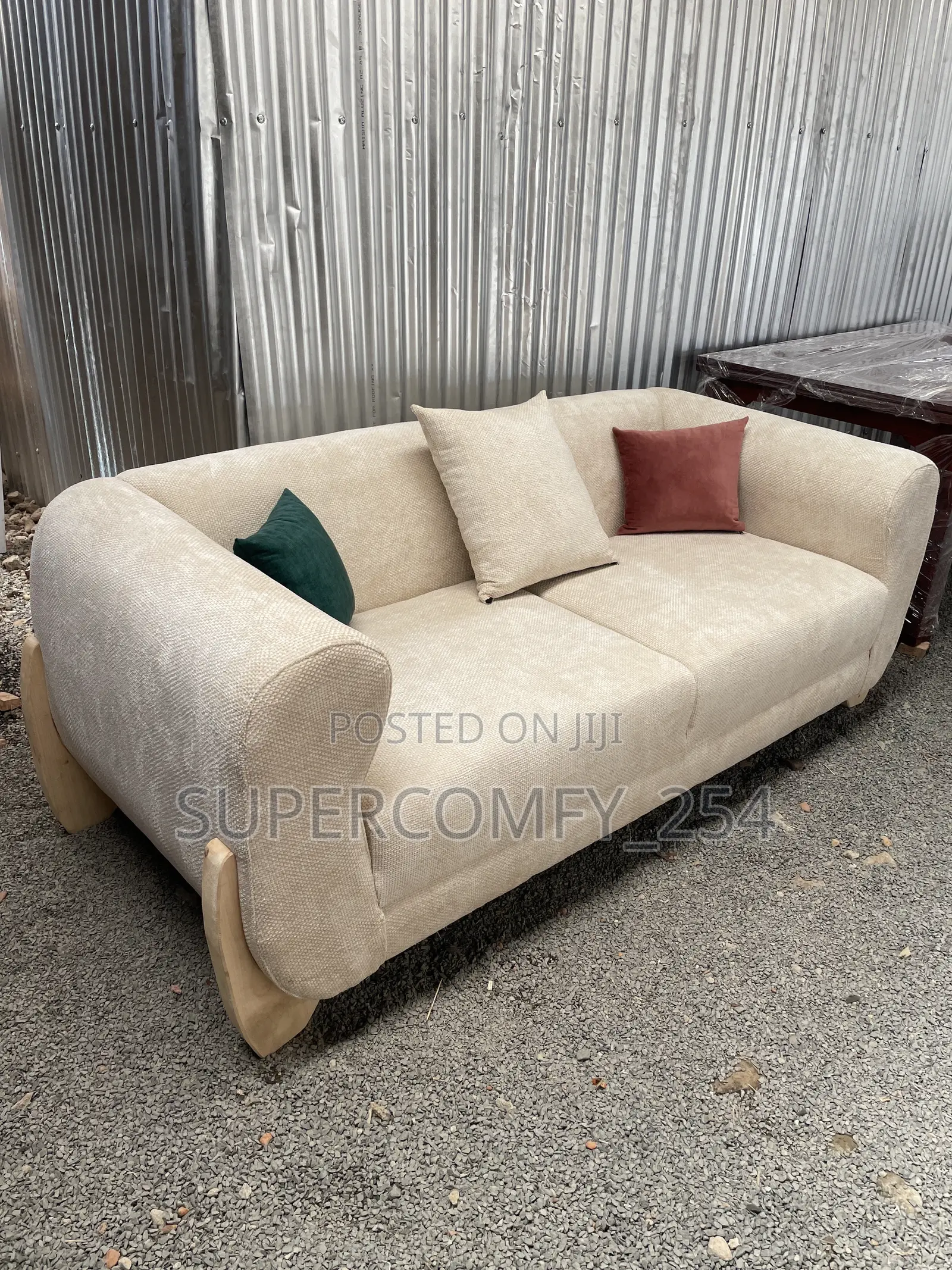 Boomerang Mahogany Stands Classic Sofa!!
