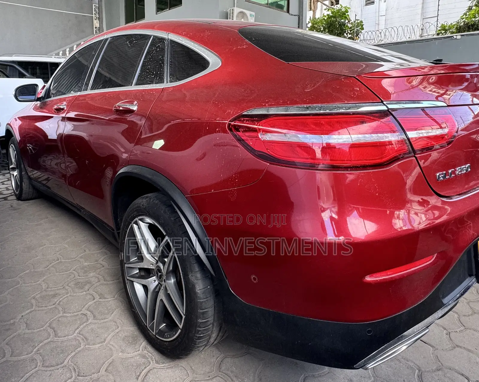 Mercedes-Benz GLC-Class GLC250 Sport Utility 4-Door (2.0L, 4cyl Turbo)