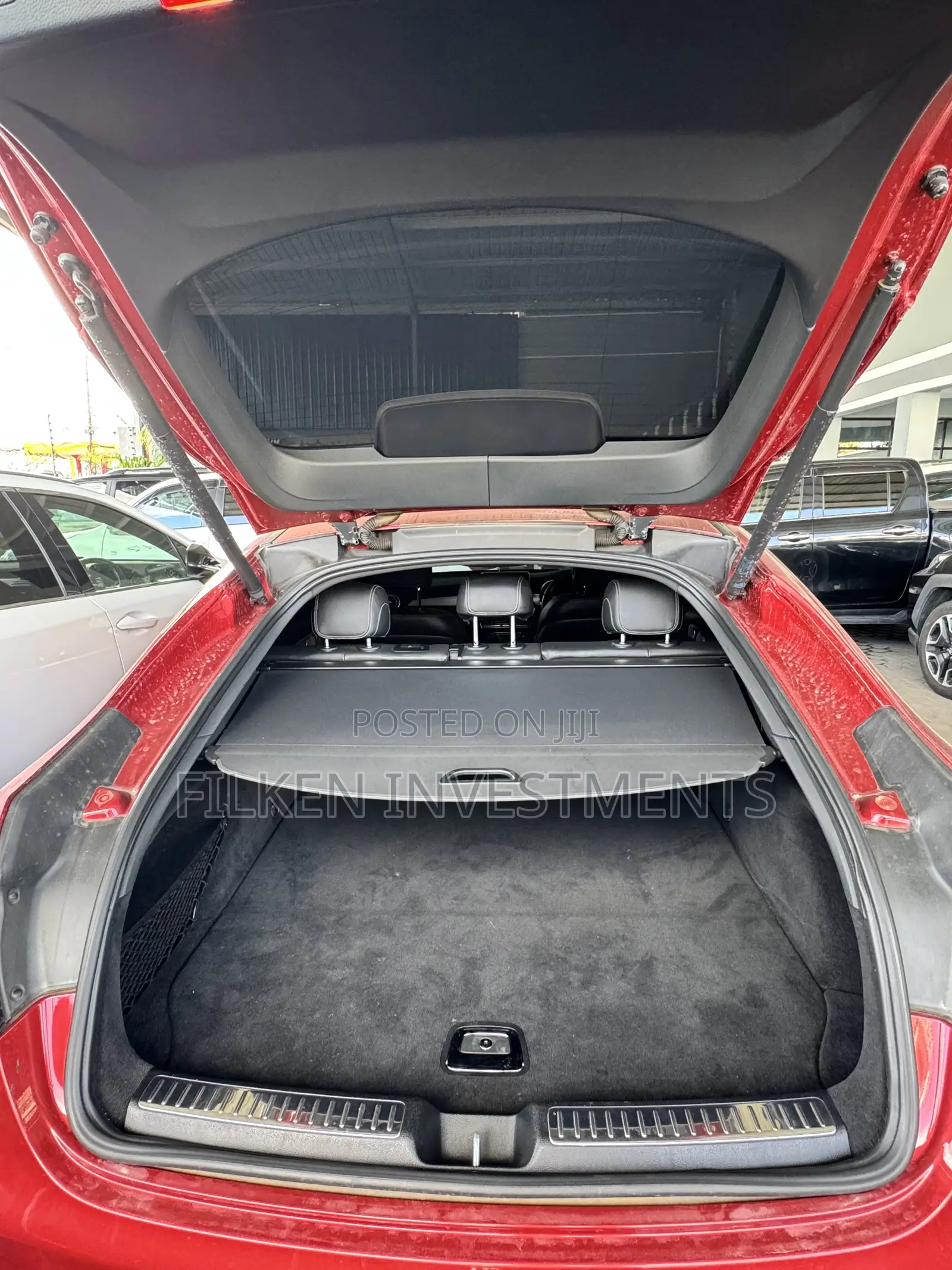Mercedes-Benz GLC-Class GLC250 Sport Utility 4-Door (2.0L, 4cyl Turbo)