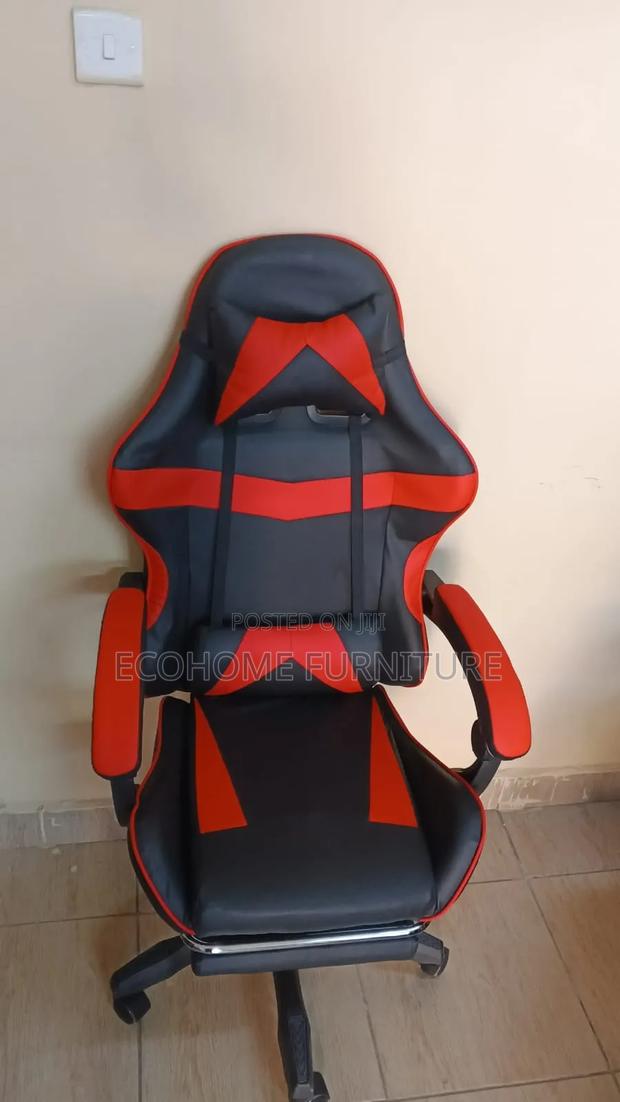Black and Red Classic Gaming Chair Without Footrest