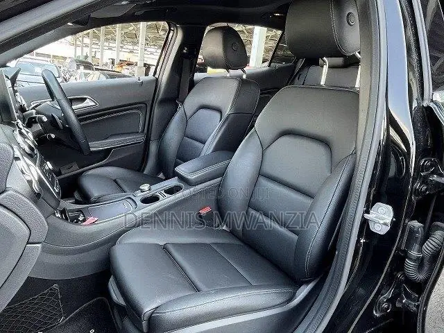 Mercedes-Benz GLA-Class 2019 Black