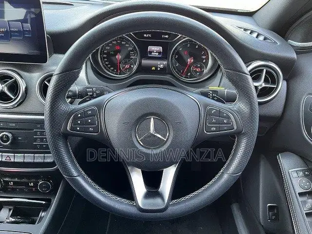 Mercedes-Benz GLA-Class 2019 Black